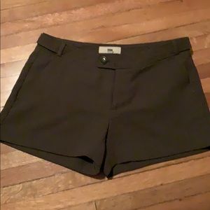 Size 6 WOMENS BANANA REPUBLIC SHORTS
